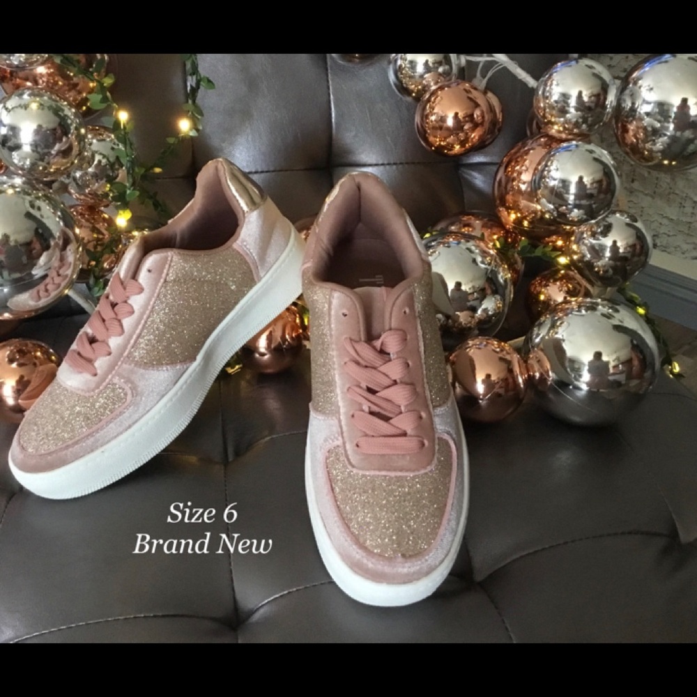 Brand New size 6 Rose gold glitter Tiara